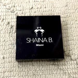NWOT, Shaina B grey and silver shimmer pigment duo.